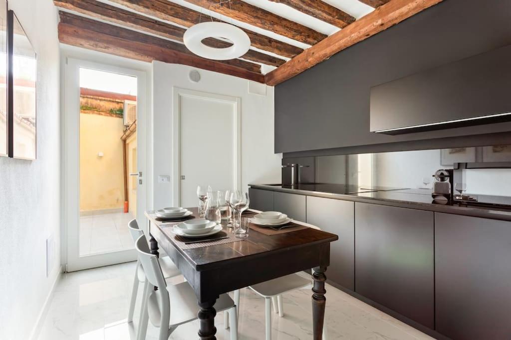Dimora San Lorenzo Luxury Apartment Βενετία Εξωτερικό φωτογραφία